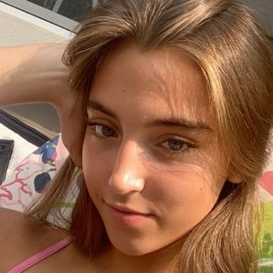 Meet your Posher, Chloe